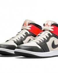 Wmns Air Jordan 1 Mid SE Newsprint