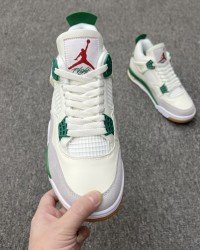 Nike SB x Air Jordan 4 Retro Pine Green DR5415-103